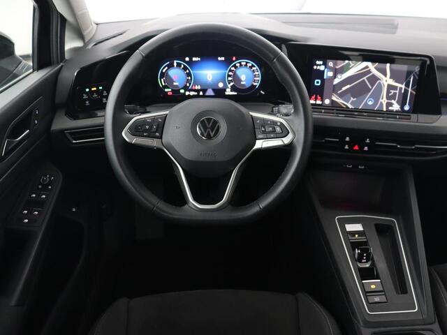 Volkswagen GOLF 1.4 eHybrid Style | Head-Up | Trekhaak | Stoel & stuurverwarming | Massage | Adaptive cruise | Memory | Carplay | LED Plus | Navigatie | PHEV | Plug In