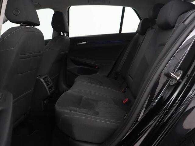 Volkswagen GOLF 1.4 eHybrid Style | Head-Up | Trekhaak | Stoel & stuurverwarming | Massage | Adaptive cruise | Memory | Carplay | LED Plus | Navigatie | PHEV | Plug In