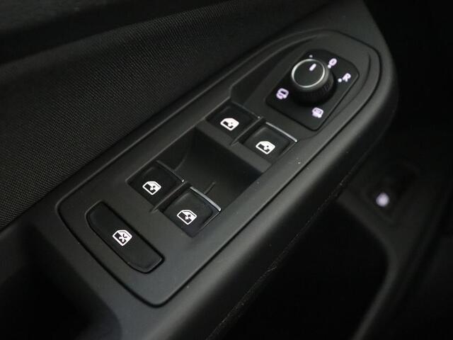 Volkswagen GOLF 1.4 eHybrid Style | Head-Up | Trekhaak | Stoel & stuurverwarming | Massage | Adaptive cruise | Memory | Carplay | LED Plus | Navigatie | PHEV | Plug In