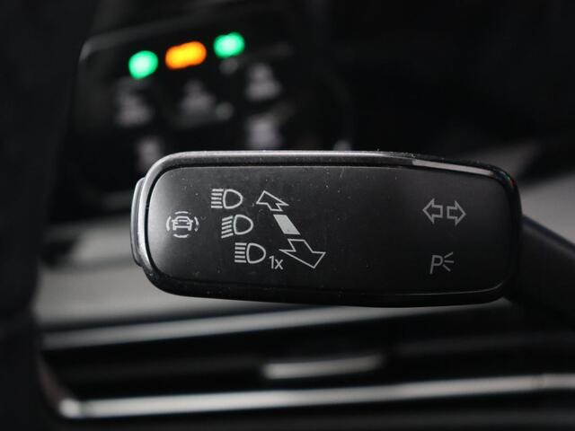 Volkswagen GOLF 1.4 eHybrid Style | Head-Up | Trekhaak | Stoel & stuurverwarming | Massage | Adaptive cruise | Memory | Carplay | LED Plus | Navigatie | PHEV | Plug In