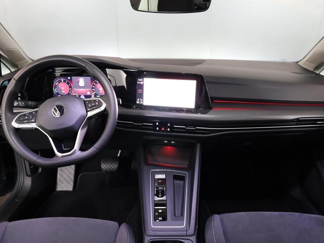 Volkswagen GOLF 1.4 eHybrid Style 204 pk Automaat (DSG) | Navigatie | Panoramadak | Elektr. trekhaak | Parkeersensoren (Park assist) | Achteruitrijcamera | Stoelverwarming |