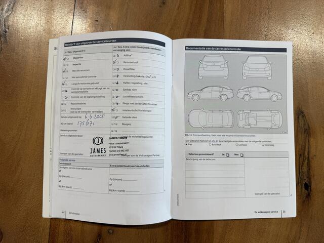 Volkswagen GOLF 1.6 TDI Connected Series *Eerste Eigenaar* Stoelmassage / 1/2 Leder / Adapt. Cruise / Uitklapbare Trekhaak / Carplay / Stoelverwarming / Org.NL!