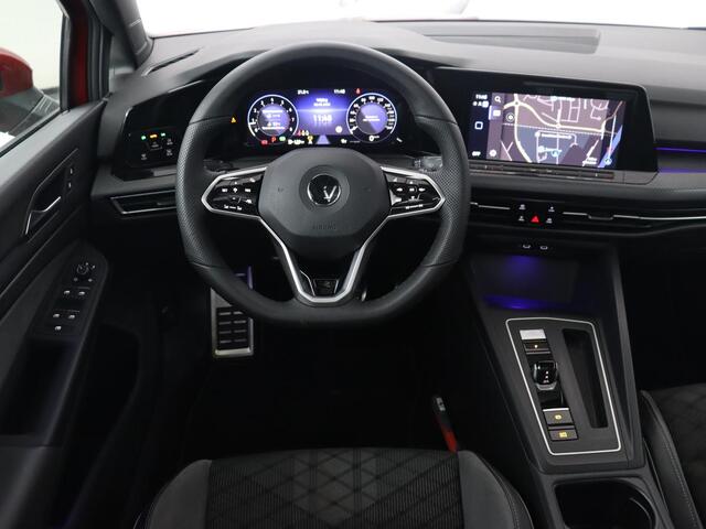 Volkswagen GOLF 1.5 eTSI R-Line | Panoramadak | Camera | Keyless | Adaptive cruise | Sfeerverlichting | Carplay | Sportstoelen | Park Assist | Navigatie | Dodehoek detectie | Full LED
