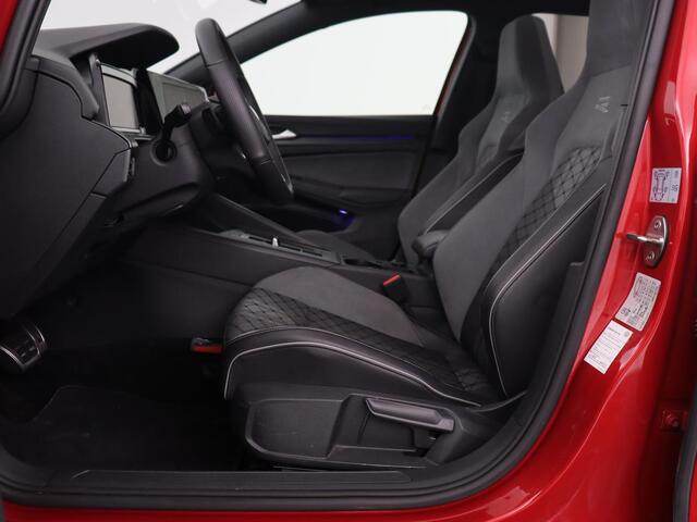 Volkswagen GOLF 1.5 eTSI R-Line | Panoramadak | Camera | Keyless | Adaptive cruise | Sfeerverlichting | Carplay | Sportstoelen | Park Assist | Navigatie | Dodehoek detectie | Full LED