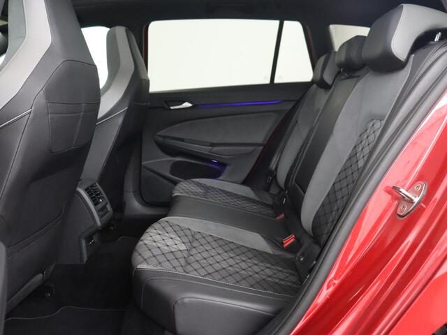 Volkswagen GOLF 1.5 eTSI R-Line | Panoramadak | Camera | Keyless | Adaptive cruise | Sfeerverlichting | Carplay | Sportstoelen | Park Assist | Navigatie | Dodehoek detectie | Full LED