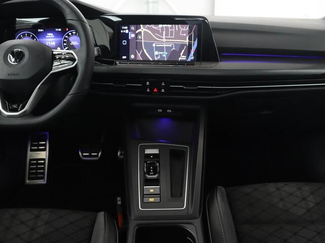 Volkswagen GOLF 1.5 eTSI R-Line | Panoramadak | Camera | Keyless | Adaptive cruise | Sfeerverlichting | Carplay | Sportstoelen | Park Assist | Navigatie | Dodehoek detectie | Full LED