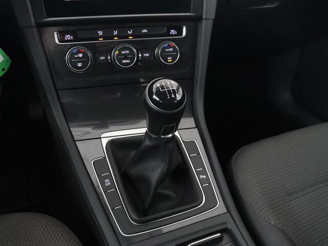 Volkswagen GOLF 1.0 TSI Comfortline | Trekhaak | Carplay | Adaptive cruise | Navigatie | Climate control | Parkeerhulp | DAB | Regen-/lichtsensor