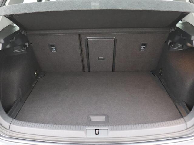 Volkswagen GOLF 1.5 TSI Comfortline Business 150PK DSG Adaptieve Cruise Controle, Achteruitrijcamera, Navi, Clima, Stoelverwarming, Trekhaak, 16" LM Velgen