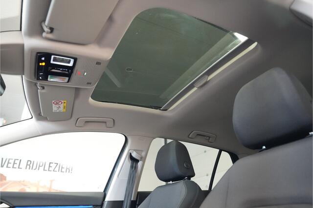 Volkswagen GOLF 1.4 eHybrid Style/Panodak/Trekhaak/Matrixled