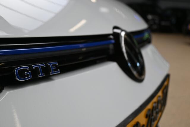 Volkswagen GOLF 1.4 eHybrid 245pk GTE | LED | Stoel & Stuur verwarming | Trekhaak | 100% (Dealer) onderhouden label