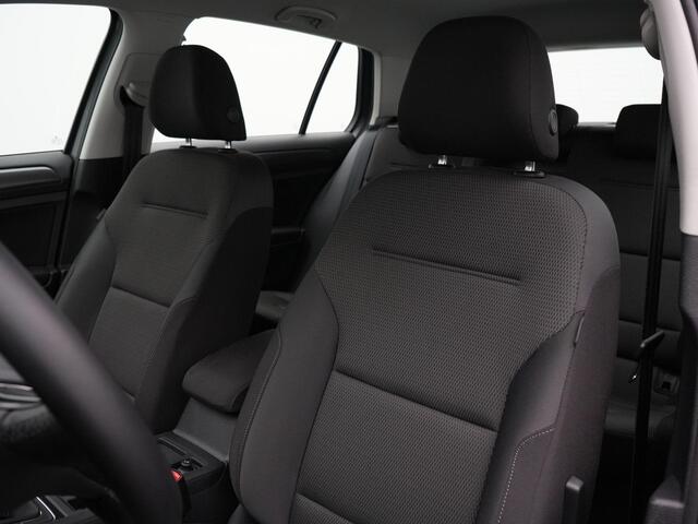 Volkswagen GOLF 1.0 TSI 110 pk Comfortline | Navigatie | Parkeersensoren voor/achter | Adaptive Cruise