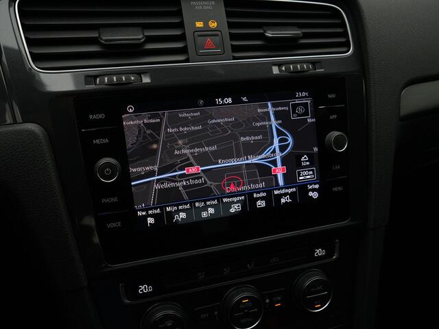 Volkswagen GOLF 1.0 TSI 110 pk Comfortline | Navigatie | Parkeersensoren voor/achter | Adaptive Cruise