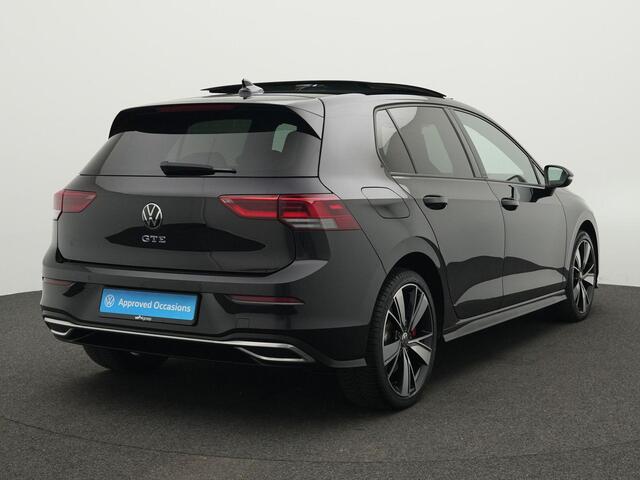 Volkswagen GOLF 1.4 eHybrid 245 pk DSG GTE | Panoramadak | Stoelverwarming | Adaptive Cruise | Navigatie | Parkeersensoren voor/achter