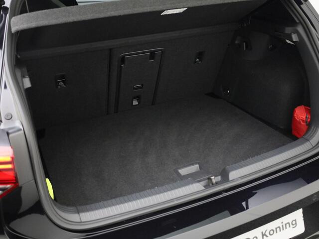 Volkswagen GOLF 1.5 eTSI 130pk DSG R-Line · Camera · Apple/Android Car Play · ACC · Stoel & Stuurwiel verwarming · Trekhaak ·