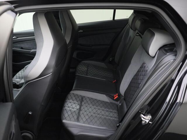 Volkswagen GOLF 1.5 eTSI 130pk DSG R-Line · Camera · Apple/Android Car Play · ACC · Stoel & Stuurwiel verwarming · Trekhaak ·