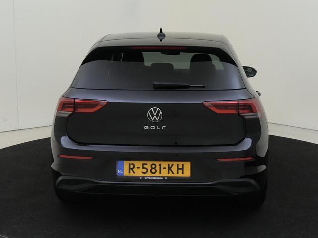 Volkswagen GOLF 1.0 TSI Life | Achteruitrijcamera | Navigatie | Adaptieve cruise control | CarPlay | Sfeerverlichting | Draadloze telefoonlader |