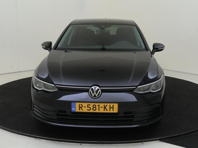 Volkswagen GOLF 1.0 TSI Life | Achteruitrijcamera | Navigatie | Adaptieve cruise control | CarPlay | Sfeerverlichting | Draadloze telefoonlader |