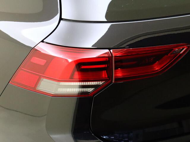 Volkswagen GOLF 1.0 TSI Life | Achteruitrijcamera | Navigatie | Adaptieve cruise control | CarPlay | Sfeerverlichting | Draadloze telefoonlader |