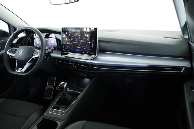 Volkswagen GOLF 1.5 TSI Goal / Navi / Travel assist / Carplay / DAB / LED