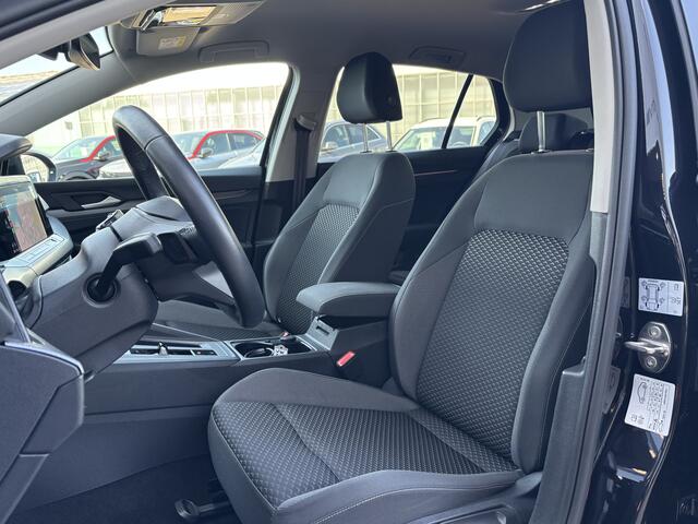 Volkswagen GOLF 1.0 eTSI DSG Active | Drive Assist | Ambient | Carplay