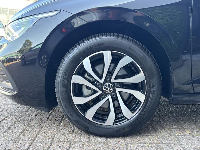 Volkswagen GOLF 1.0 eTSI DSG Active | Drive Assist | Ambient | Carplay