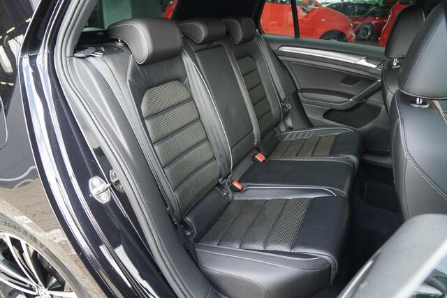 Volkswagen GOLF 2.0 TDI GTD DSG / LEDER / CAMERA / LED / CARPLAY / ACC