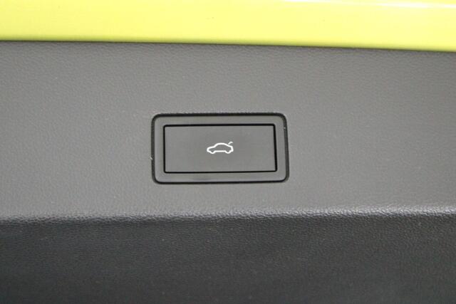 Volkswagen GOLF Variant 1.5 TSI 130pk H6 Style Trekhaak Navigatie ACC PDC IQ.Light Stoelmassage