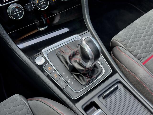 Volkswagen GOLF 2.0 GTI AUT6 PERFORMANCE 245PK PANODAK NAVI DIGI-DASH AIRCO LED LMV PDC