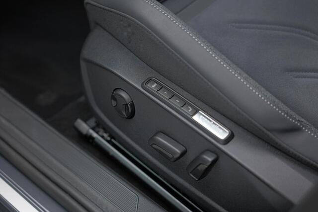 Volkswagen GOLF 1.5 eTSI Style |Pano|Massage|IQ|360cam|