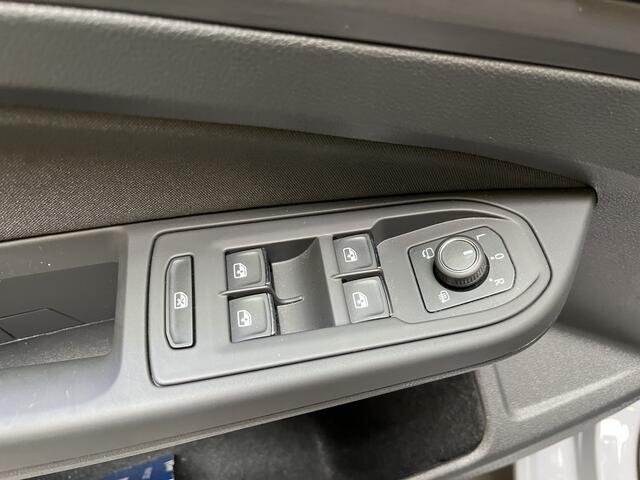 Volkswagen GOLF 1.5 TSI Style / PANO/ / ELEKTR. TREKHAAK/ ADAPT. CRUISE/ ELEKTR. STOEL/ PARK. SENSOREN + CAMERA/ APP-CONNECT/ 3-ZONE CLIMA/ 17" LMV/ MATRIX/ NAVI/ DAB
