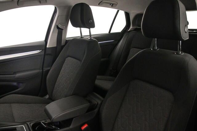 Volkswagen GOLF Life Edition 1.5 eTSI 115pk DSG Automaat Adaptive cruise control, Parkeersensoren, Stoelverwarming, App connect, LED koplampen, Stuurwiel verwarmd, Airco, DAB, Radio