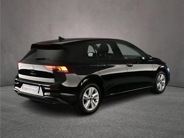 Volkswagen GOLF Life Edition 1.5 eTSI 115pk DSG Automaat Adaptive cruise control, Parkeersensoren, Stoelverwarming, App connect, LED koplampen, Stuurwiel verwarmd, Airco, DAB, Radio