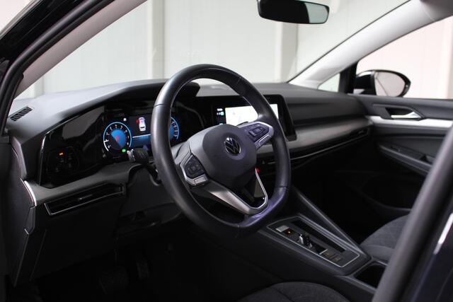 Volkswagen GOLF Variant 1.5 eTSI Life Business Navigatie | Climate Control | Lichtmetalen velgen | Stoelverwarming