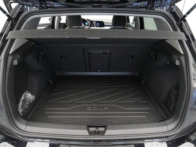 Volkswagen GOLF 1.0 TSI Life Business Navigatie Memory Massagestoel Parkeersensonren 24