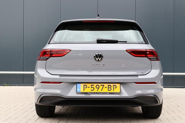 Volkswagen GOLF 1.0 eTSI Life Automaat | Virtual Cockpit | Carplay | LED | Adaptive Cruise | Moonstone Grey | Sfeerverlichting