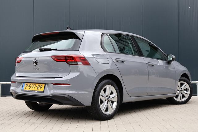 Volkswagen GOLF 1.0 eTSI Life Automaat | Virtual Cockpit | Carplay | LED | Adaptive Cruise | Moonstone Grey | Sfeerverlichting