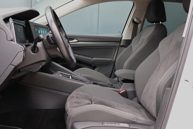 Volkswagen GOLF 1.5 eTSI 150pk Style Automaat | Stoelverwarming | Virtual Cockpit | LED | ACC | Velours