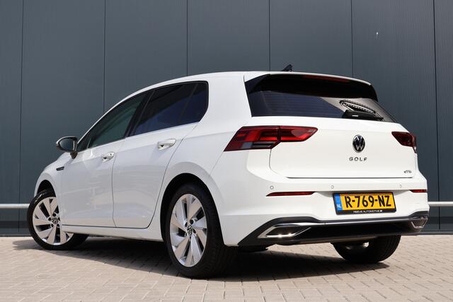 Volkswagen GOLF 1.5 eTSI 150pk Style Automaat | Stoelverwarming | Virtual Cockpit | LED | ACC | Velours