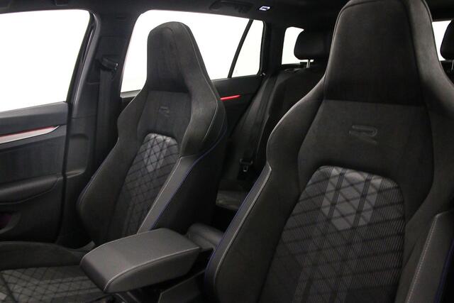 Volkswagen GOLF Variant R-Line Edition 1.5 eTSI 150pk DSG Automaat Trekhaak, Panoramadak, LED matrix koplampen, Adaptive cruise control, Achteruitrijcamera, Navigatie