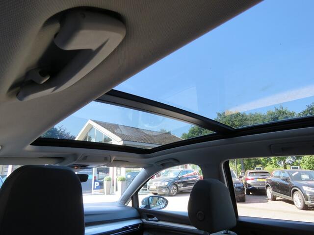 Volkswagen GOLF 1.0 eTSI LIFE DSG-aut. / Pano dak / 18 Inch / Memory / BOVAG garantie