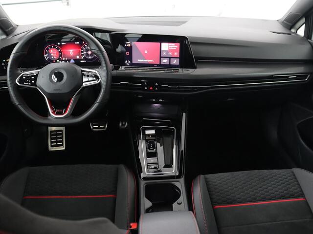 Volkswagen GOLF 2.0 TSI GTI | Stoel & stuurverwarming | Carplay | Sfeerverlichting | LED Plus | Sportstoelen | Parkeerhulp