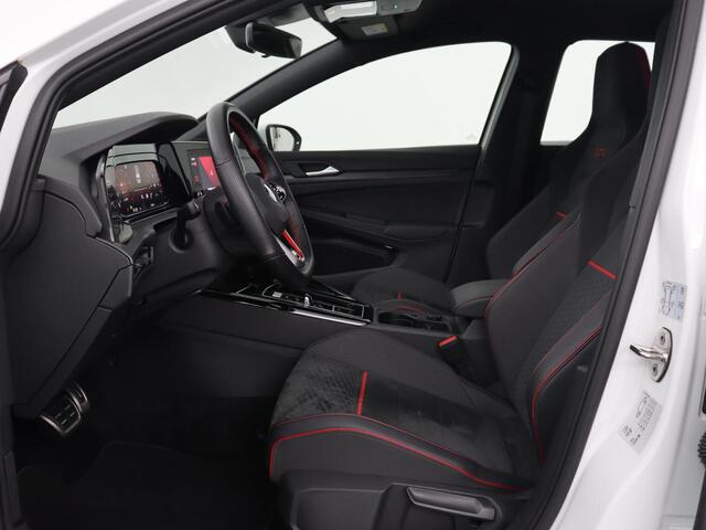 Volkswagen GOLF 2.0 TSI GTI | Stoel & stuurverwarming | Carplay | Sfeerverlichting | LED Plus | Sportstoelen | Parkeerhulp