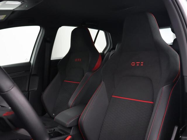 Volkswagen GOLF 2.0 TSI GTI | Stoel & stuurverwarming | Carplay | Sfeerverlichting | LED Plus | Sportstoelen | Parkeerhulp