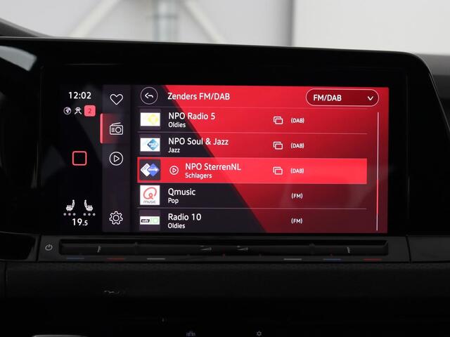 Volkswagen GOLF 2.0 TSI GTI | Stoel & stuurverwarming | Carplay | Sfeerverlichting | LED Plus | Sportstoelen | Parkeerhulp