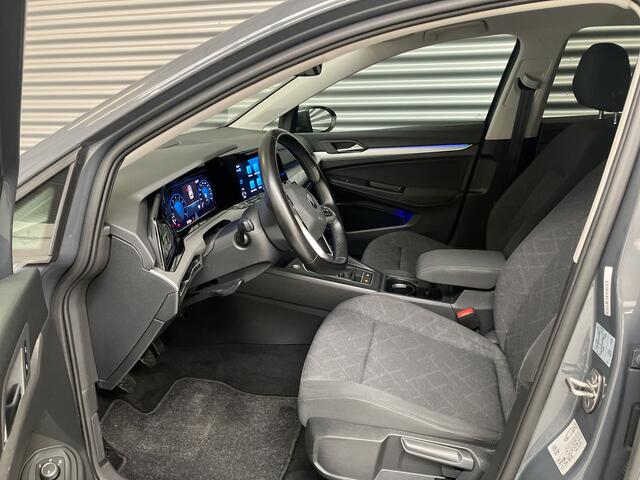 Volkswagen GOLF 1.5 TSI/PDC V+A/18 INCH/NAVI/CARPLAY/STOEL/STUUR VERW/ENZ