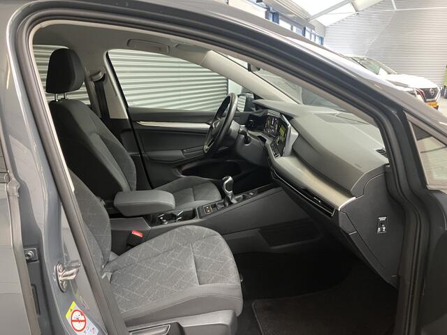 Volkswagen GOLF 1.5 TSI/PDC V+A/18 INCH/NAVI/CARPLAY/STOEL/STUUR VERW/ENZ