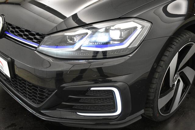 Volkswagen GOLF GTE - GTI Hybrid 204PK Camera dodehoek detectie Stoel verw App Con