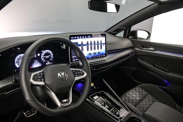 Volkswagen GOLF R-Line Edition 1.5 eTSI 150pk DSG Automaat Panoramadak, LED matrix koplampen, Harman Kardon audio, Adaptive cruise control, Achteruitrijcamera, Navigatie