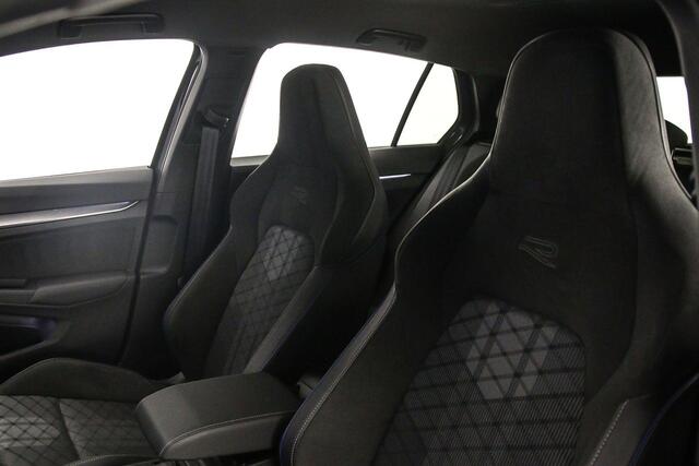 Volkswagen GOLF R-Line Edition 1.5 eTSI 150pk DSG Automaat Achteruitrijcamera, Adaptive cruise control, Navigatie, LED koplampen, Stuurwiel verwarmd, Parkeersensoren, Stoelverwarming