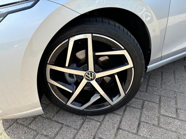 Volkswagen GOLF 1.5 eTSI 150PK 1st Edition Style AUTOMAAT / PANORAMADAK / FULL LED / SFEER / STOELVERW / NAVI / CARPLAY / DAB+ / ACC / NL-AUTO